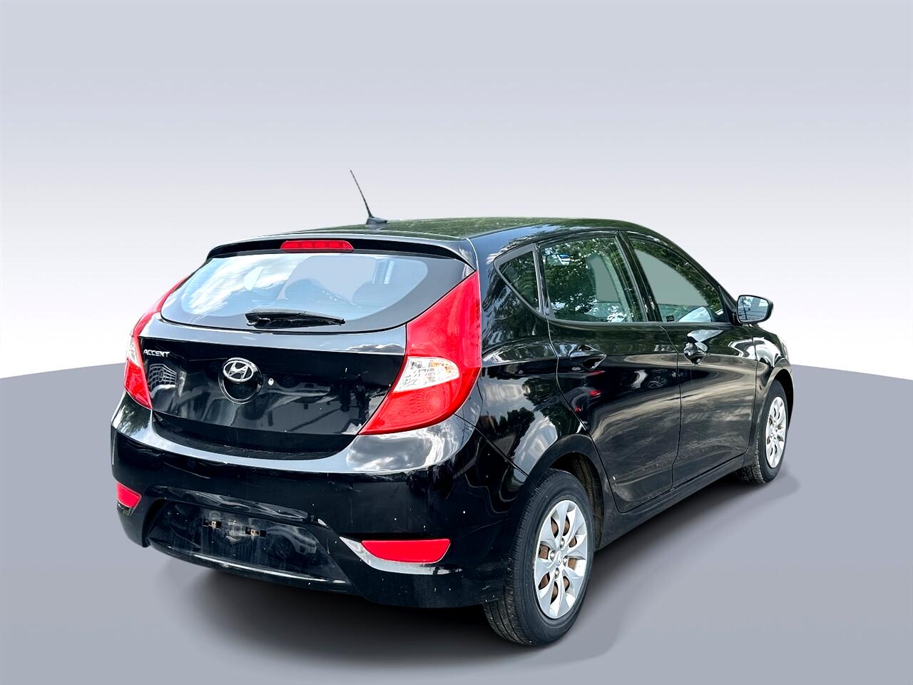 2015 Hyundai Accent GS photo 3