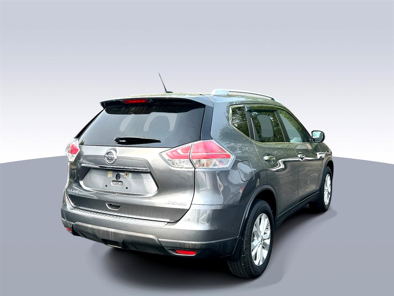 2015 Nissan Rogue SV photo 2