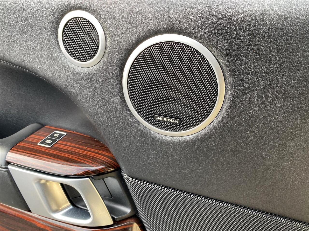 2014 Land Rover Range Rover HSE photo 10