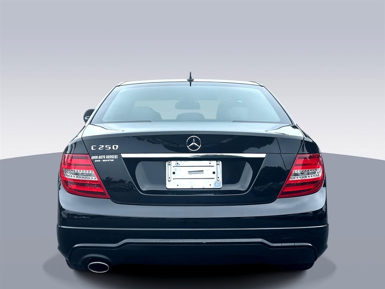 2013 Mercedes Benz C 250 Luxury Sedan photo 3