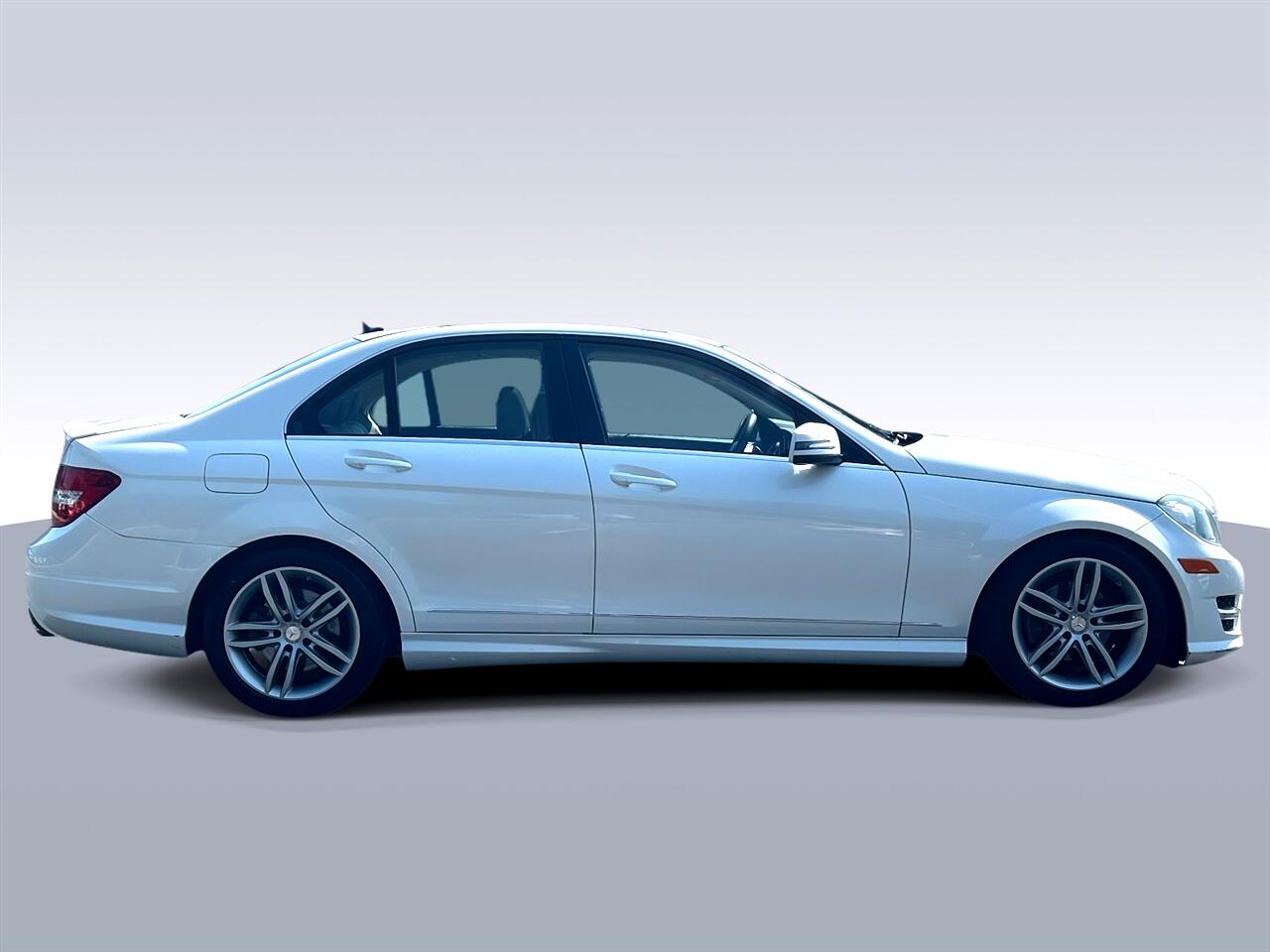 2012 Mercedes Benz C 300 Luxury Sedan photo 2