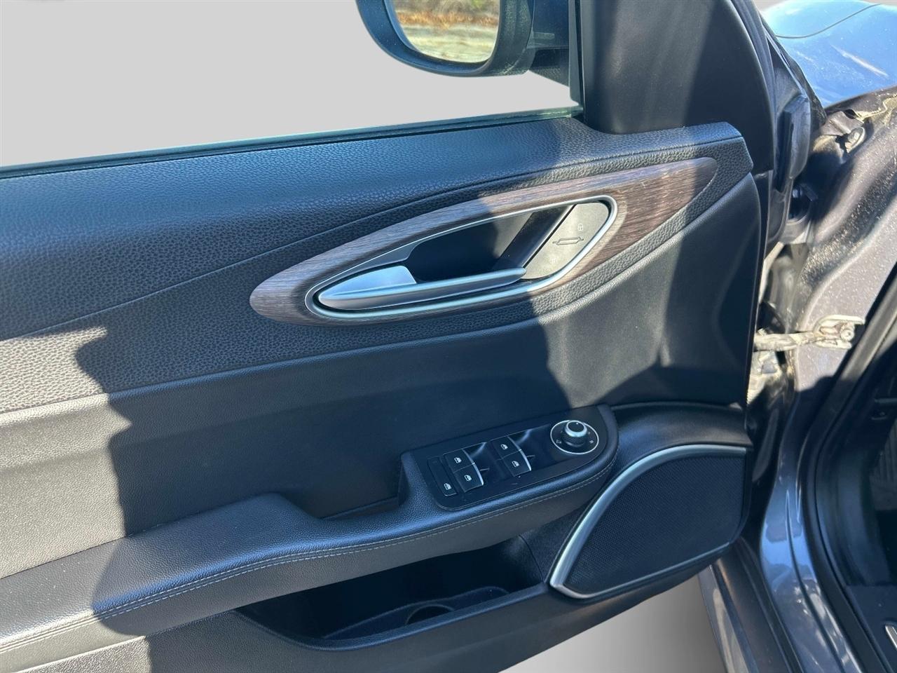 Alfa Romeo Giulia  2017