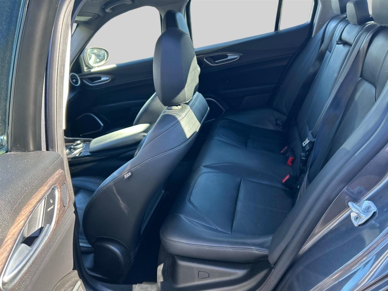 Alfa Romeo Giulia  2017