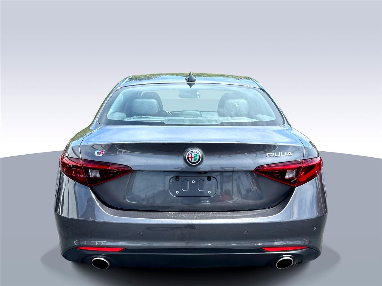 2019 Alfa Romeo Giulia photo 3