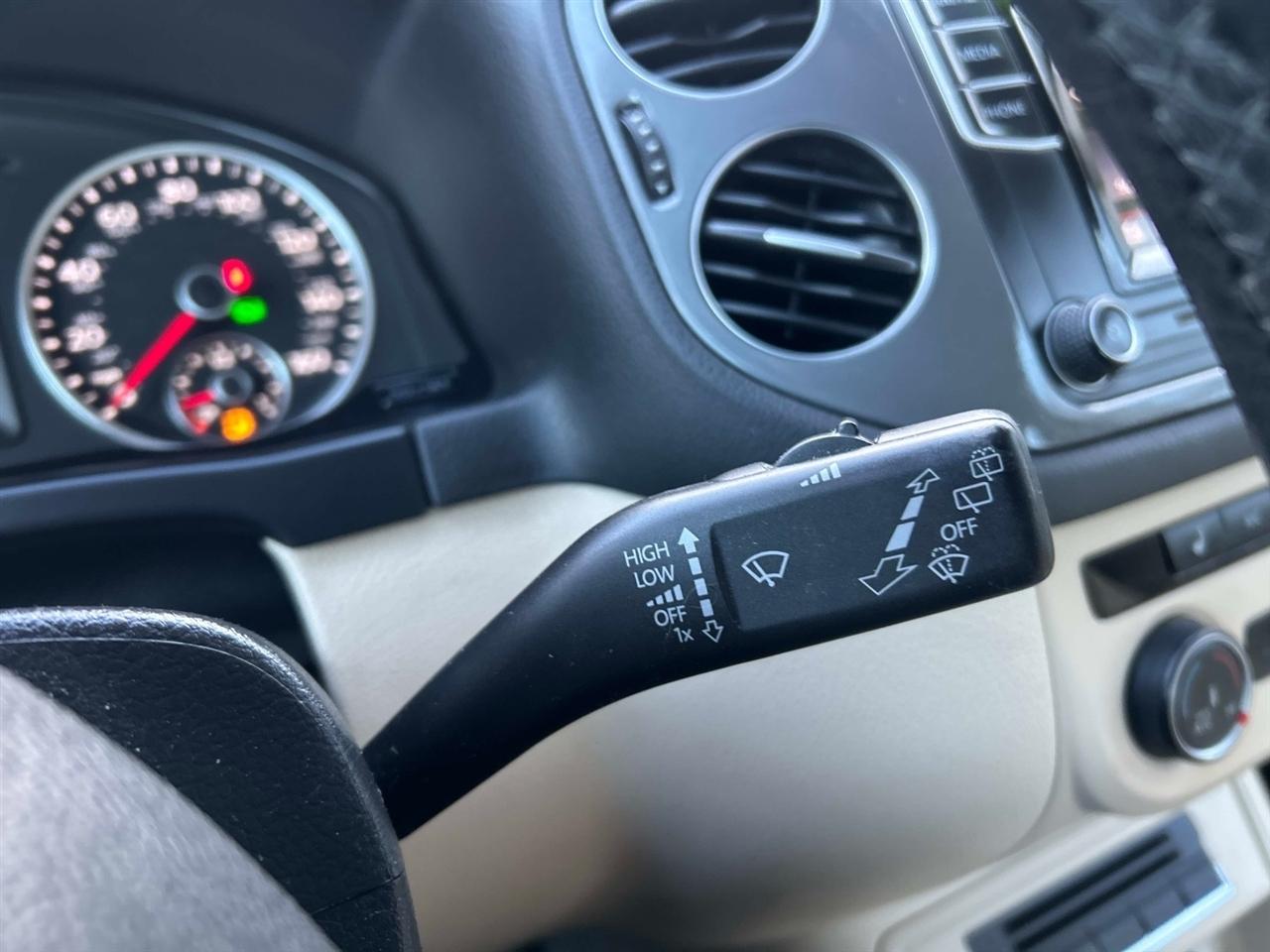 Volkswagen Tiguan  2016