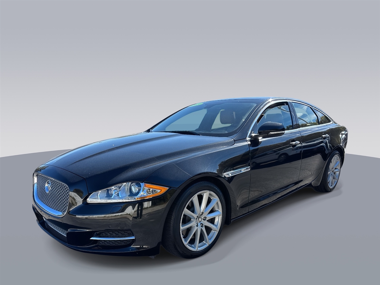 Jaguar XJ-Series  2013 Jaguar XJ-Series  2013