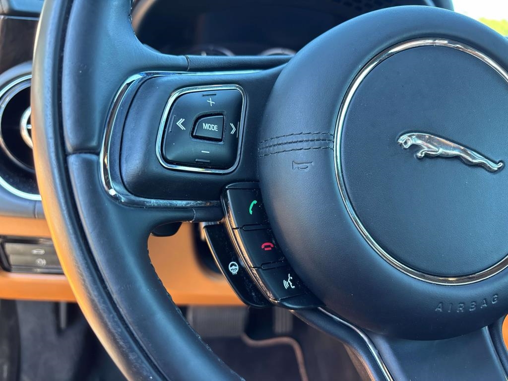 Jaguar XJ-Series  2013 Jaguar XJ-Series  2013