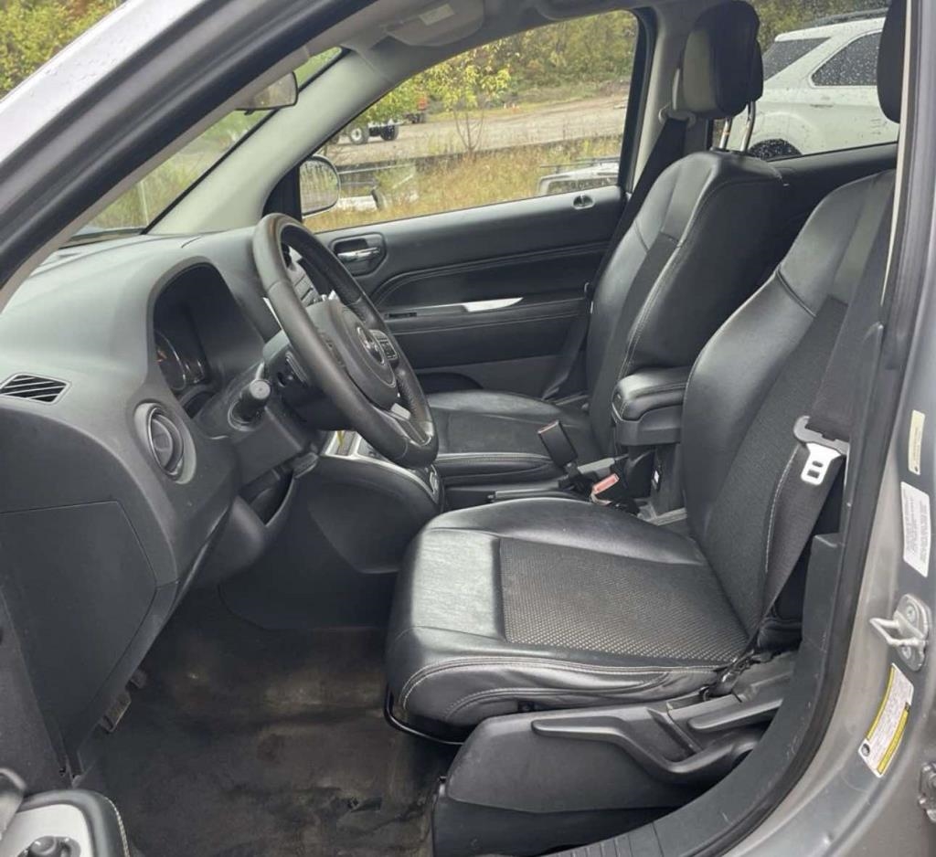 2014 Jeep Compass Latitude photo 4