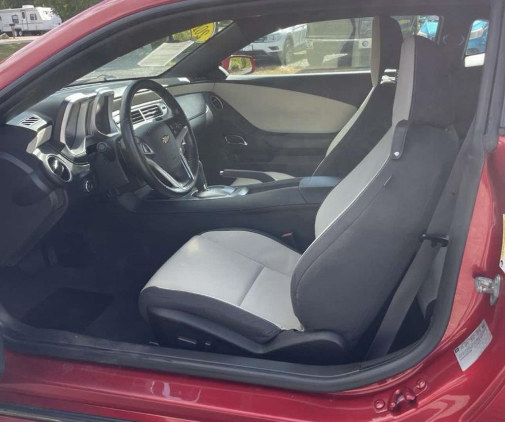 2014 Chevrolet Camaro 1LT photo 2