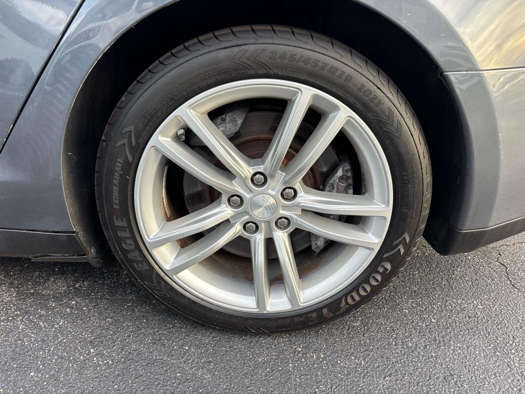 Tesla Model S  2013
