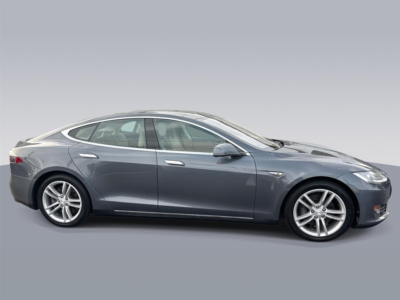 Tesla Model S  2013