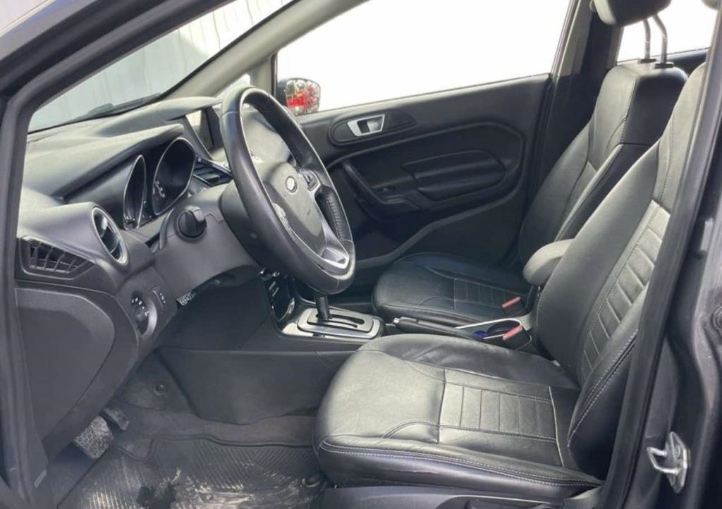 2017 Ford Fiesta Titanium photo 2