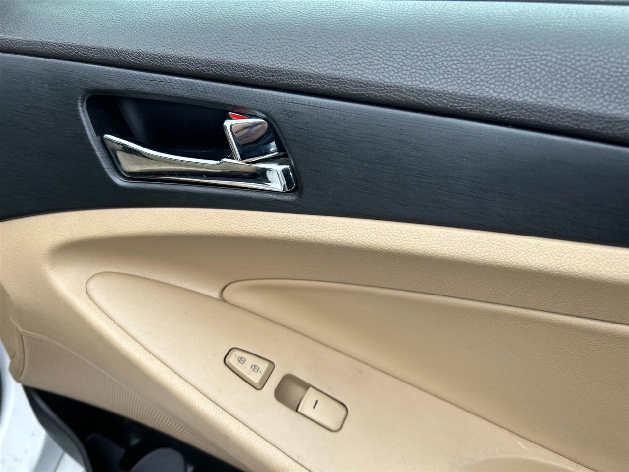 Hyundai Sonata  2012