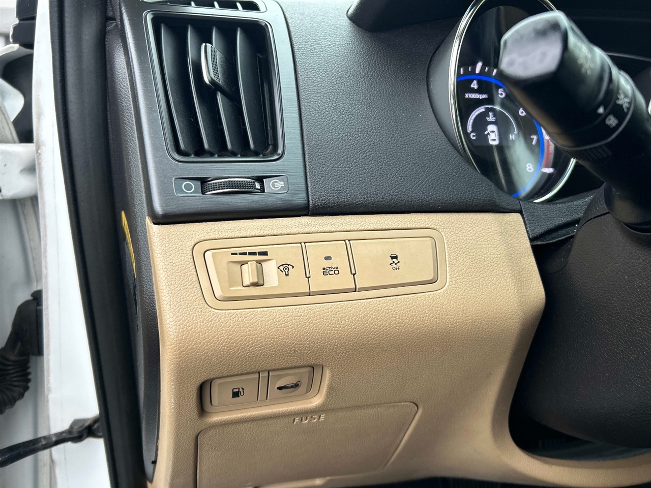 Hyundai Sonata  2012