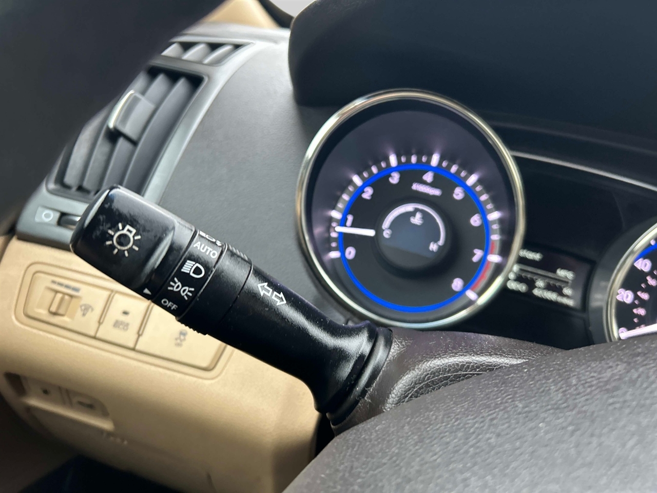 Hyundai Sonata  2012