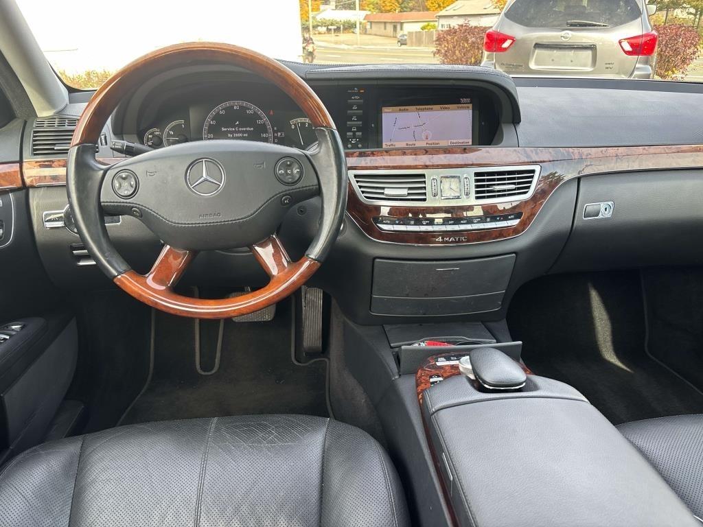Mercedes-Benz S-Class  2009