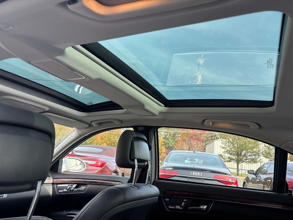 Mercedes-Benz S-Class  2009