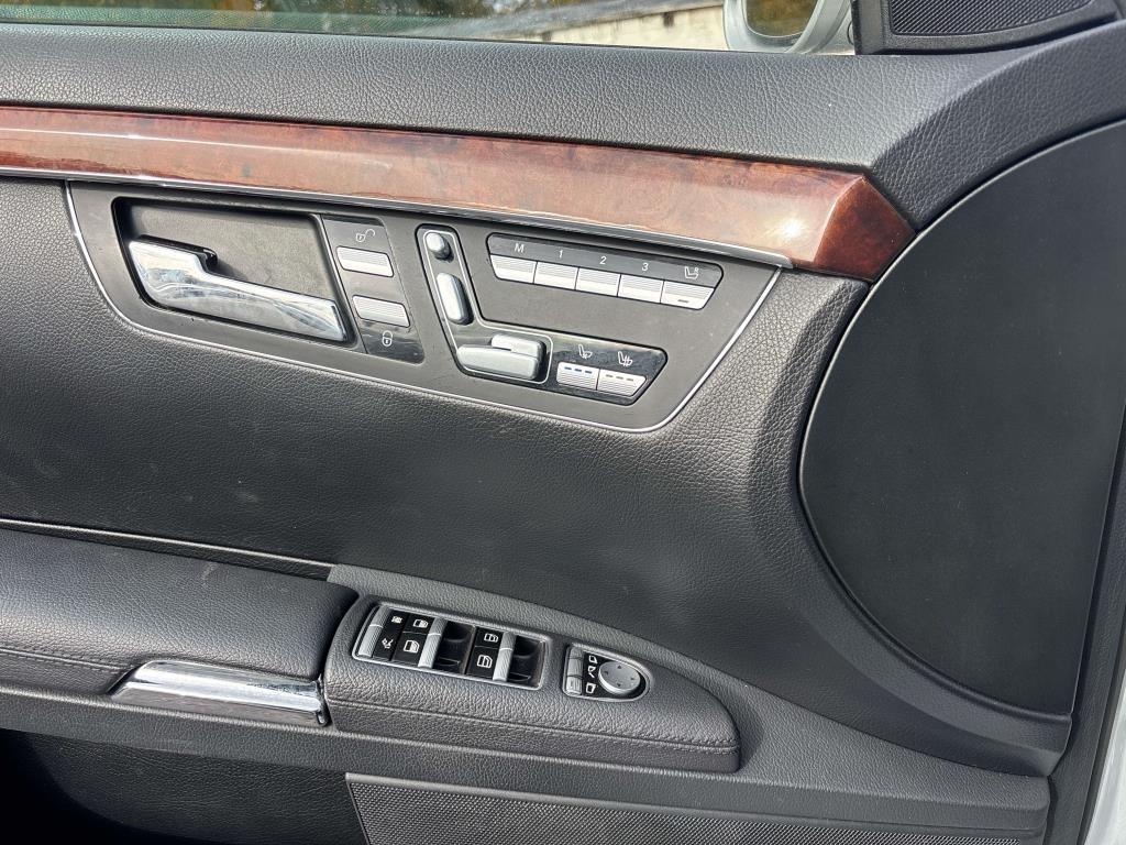 Mercedes-Benz S-Class  2009