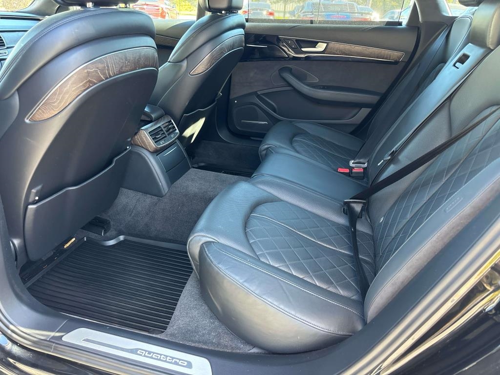 Audi A8  2015 Audi A8  2015