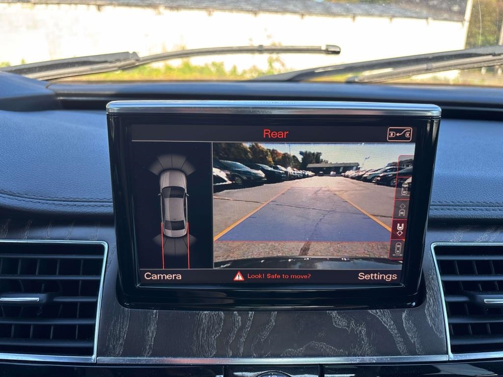 Audi A8  2015 Audi A8  2015
