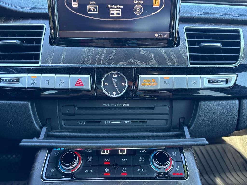 Audi A8  2015 Audi A8  2015