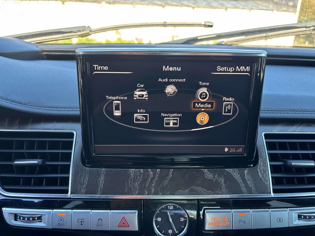 Audi A8  2015 Audi A8  2015