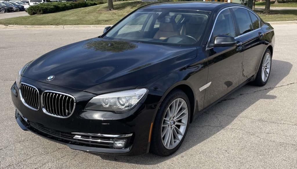 BMW 7-Series  2013