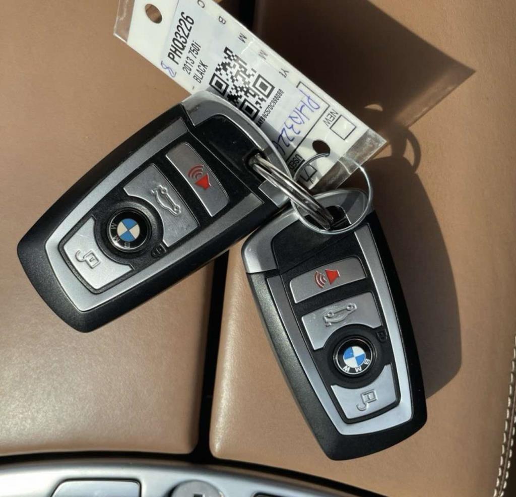 BMW 7-Series  2013