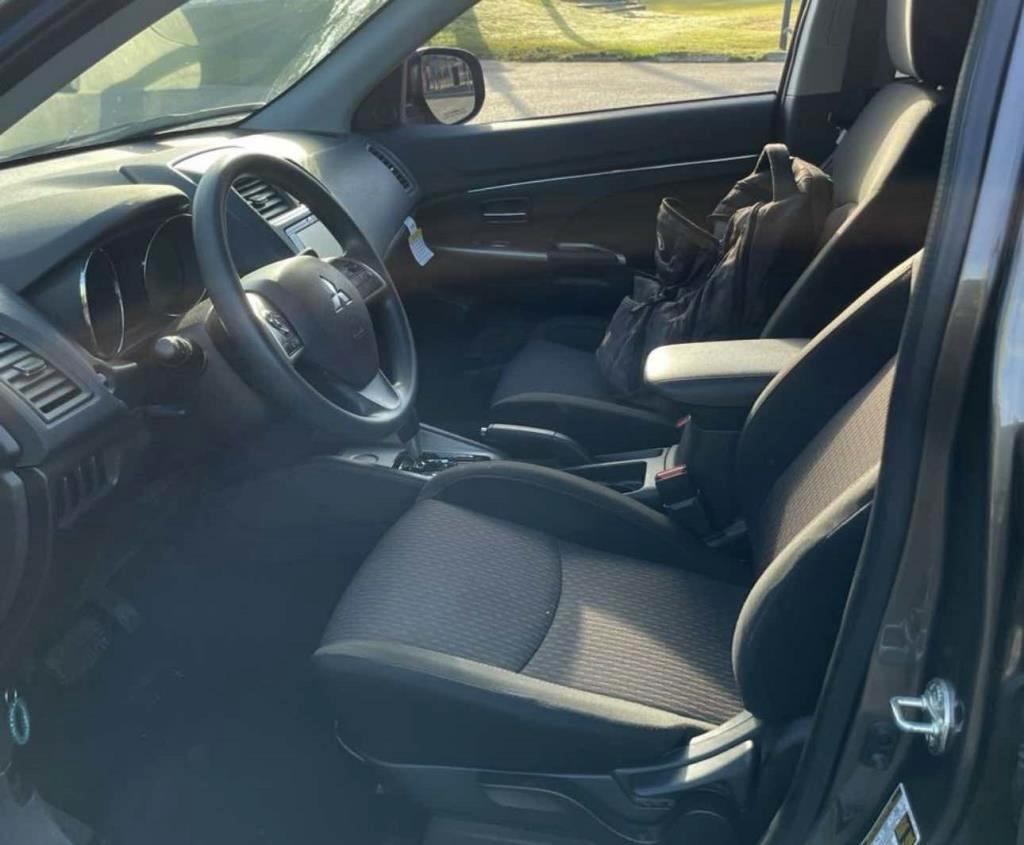 Mitsubishi Outlander Sport  2019