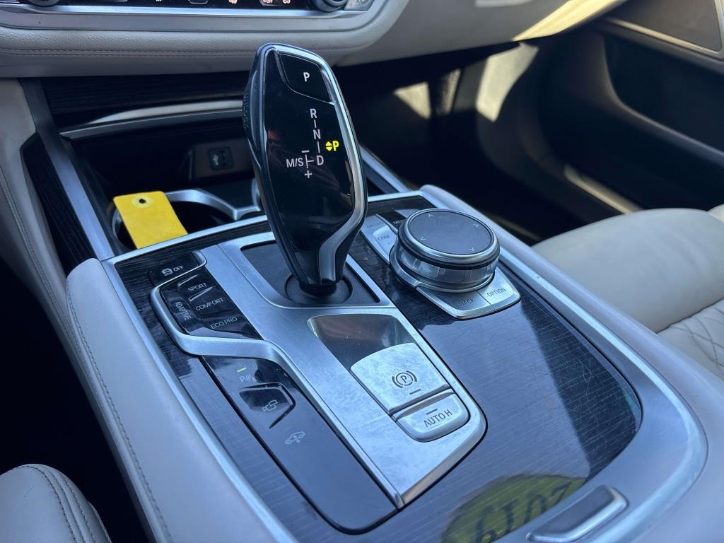 2019 BMW 7-Series 750i Sedan M sport