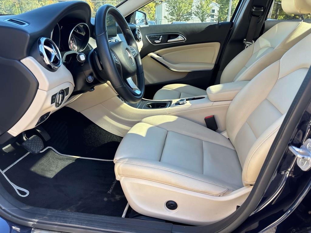 Mercedes-Benz GLA-Class  2018 Mercedes-Benz GLA-Class  2018