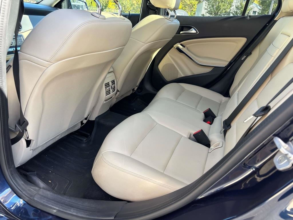 Mercedes-Benz GLA-Class  2018 Mercedes-Benz GLA-Class  2018