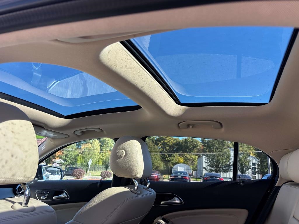 Mercedes-Benz GLA-Class  2018 Mercedes-Benz GLA-Class  2018