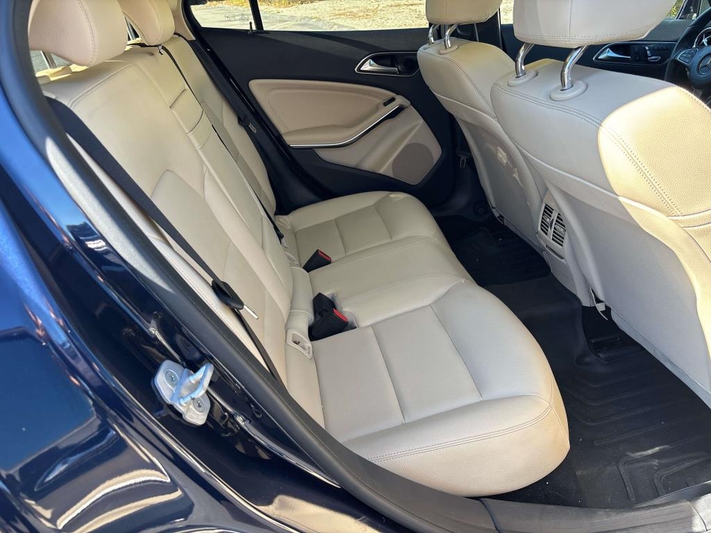 Mercedes-Benz GLA-Class  2018 Mercedes-Benz GLA-Class  2018
