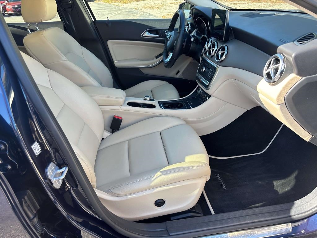 Mercedes-Benz GLA-Class  2018 Mercedes-Benz GLA-Class  2018