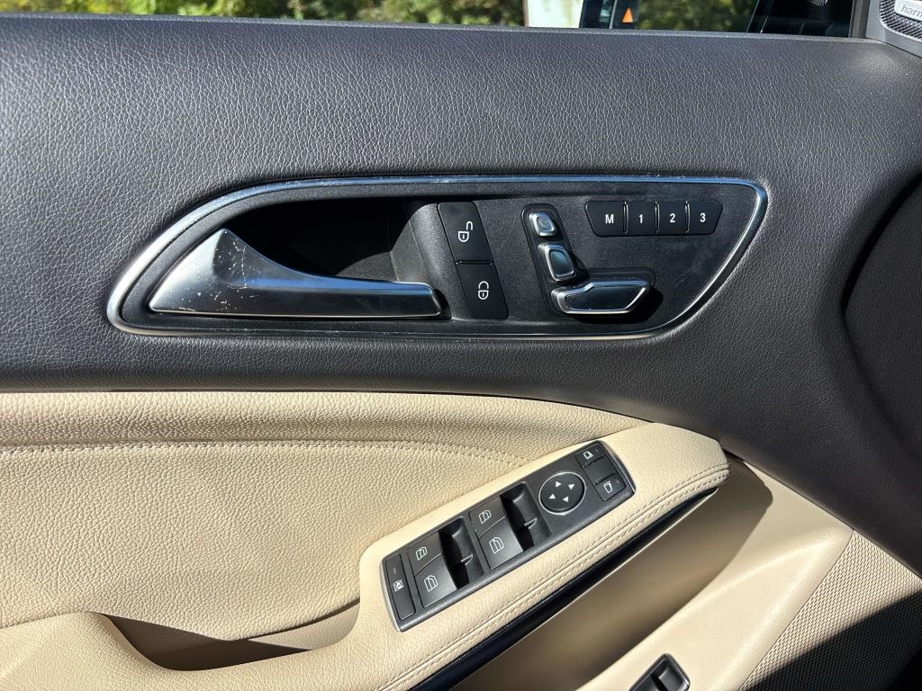 Mercedes-Benz GLA-Class  2018 Mercedes-Benz GLA-Class  2018