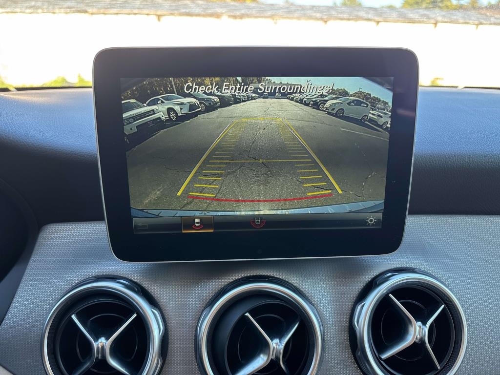 Mercedes-Benz GLA-Class  2018 Mercedes-Benz GLA-Class  2018