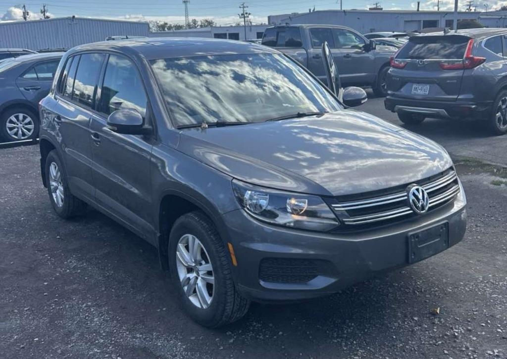 2013 Volkswagen Tiguan 4WD 4dr Auto S w/Sunroof