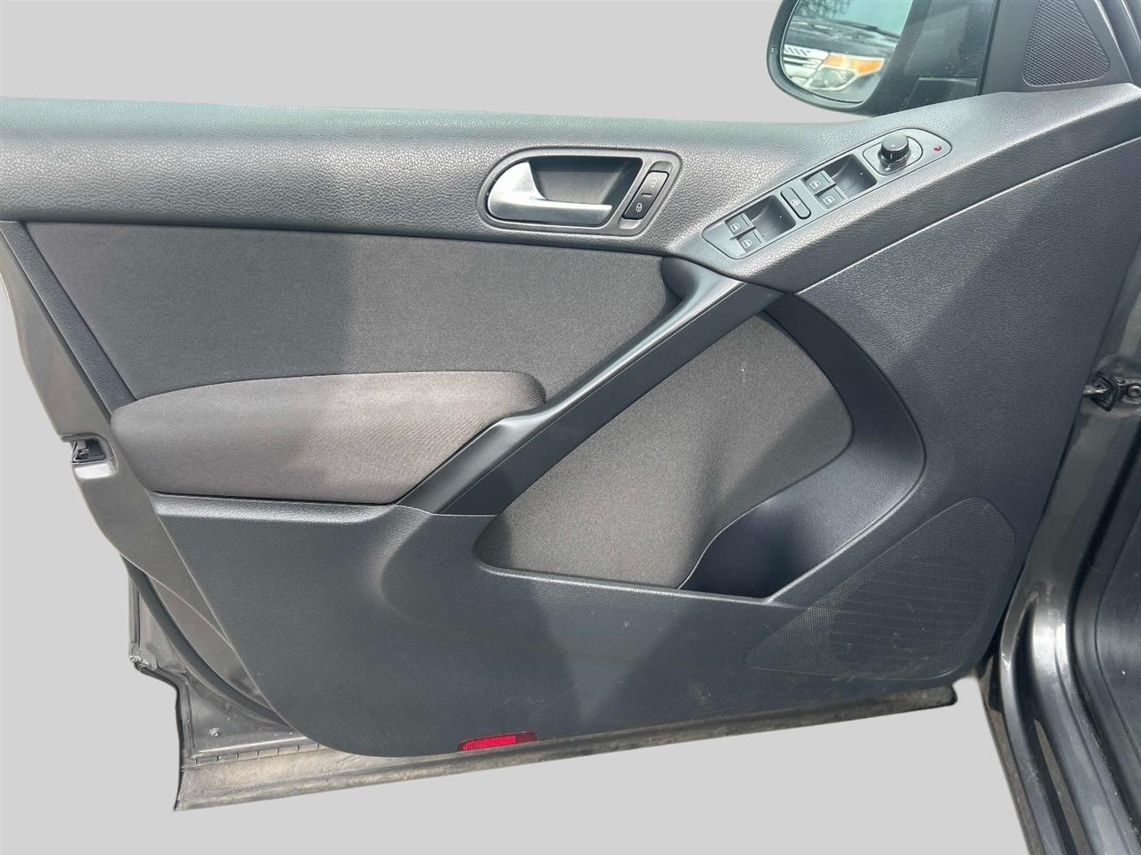 Volkswagen Tiguan  2013