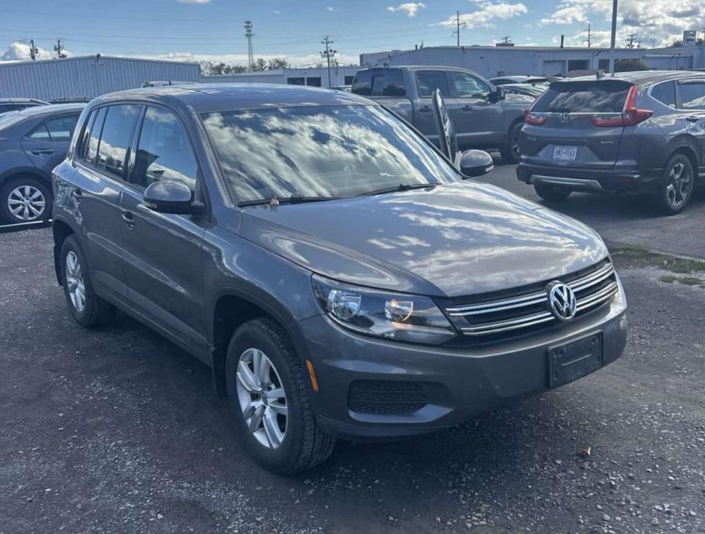 Volkswagen Tiguan 4WD 4dr Auto S w/Sunroof 2013