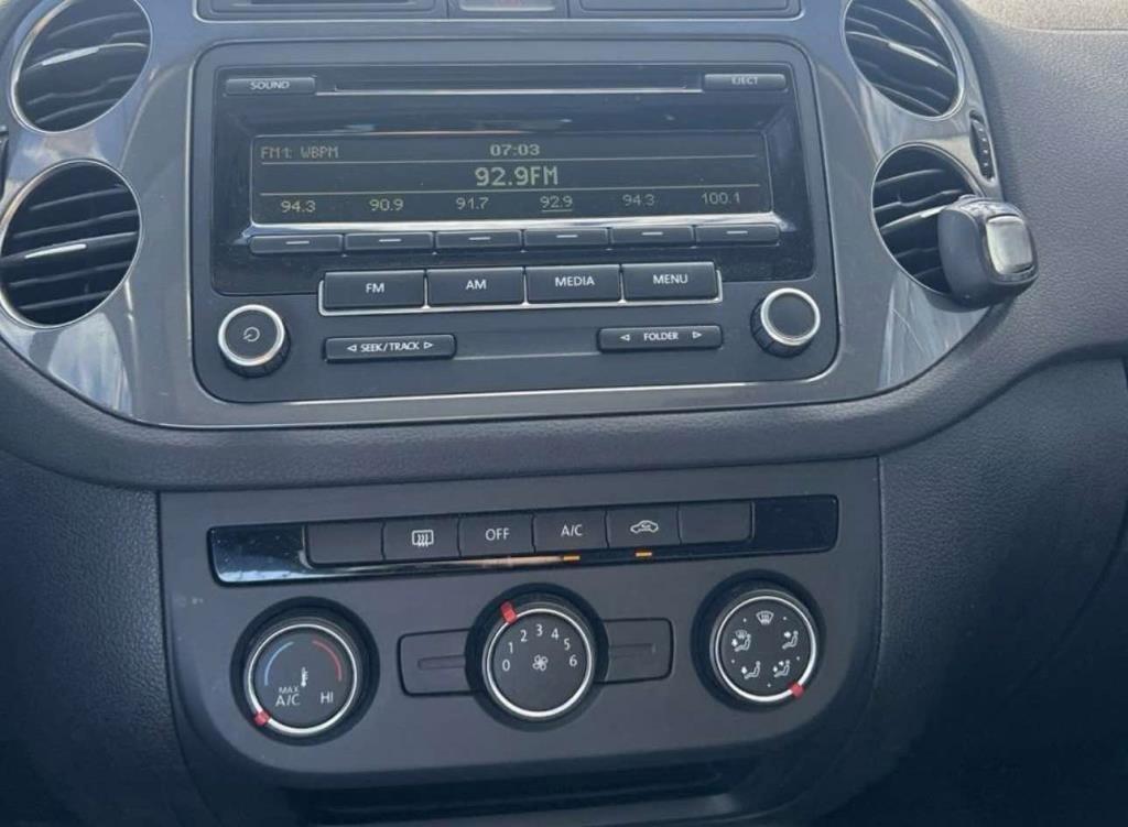 Volkswagen Tiguan 4WD 4dr Auto S w/Sunroof 2013