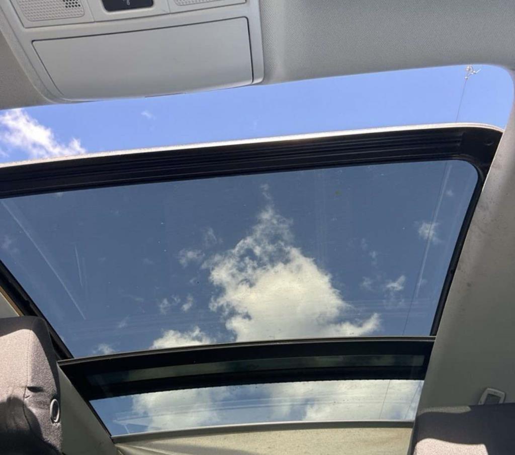 Volkswagen Tiguan 4WD 4dr Auto S w/Sunroof 2013
