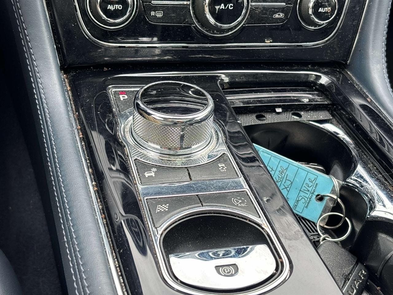 Jaguar XJ-Series 4dr Sdn XJL Portfolio AWD 2014