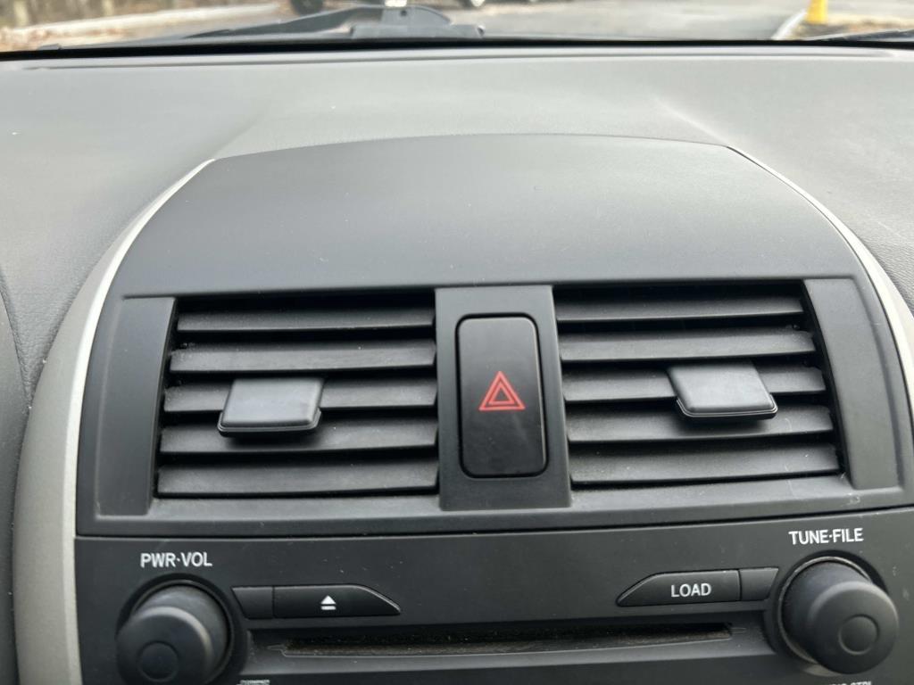 Toyota Corolla  2009