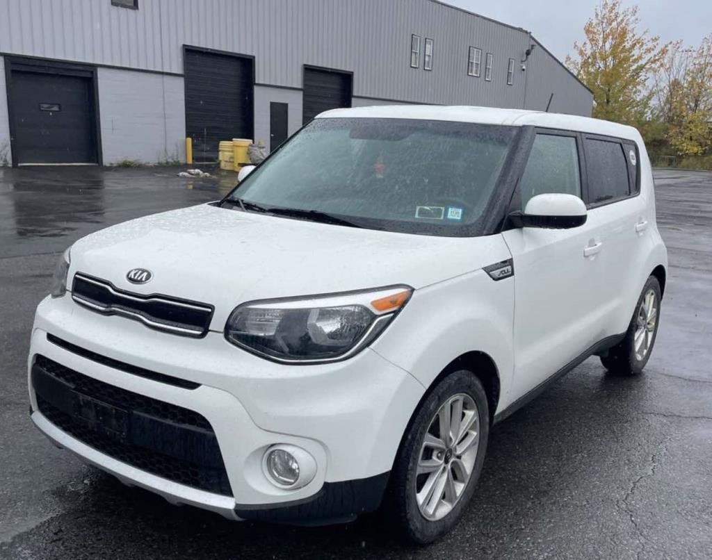 2017 Kia Soul + Auto