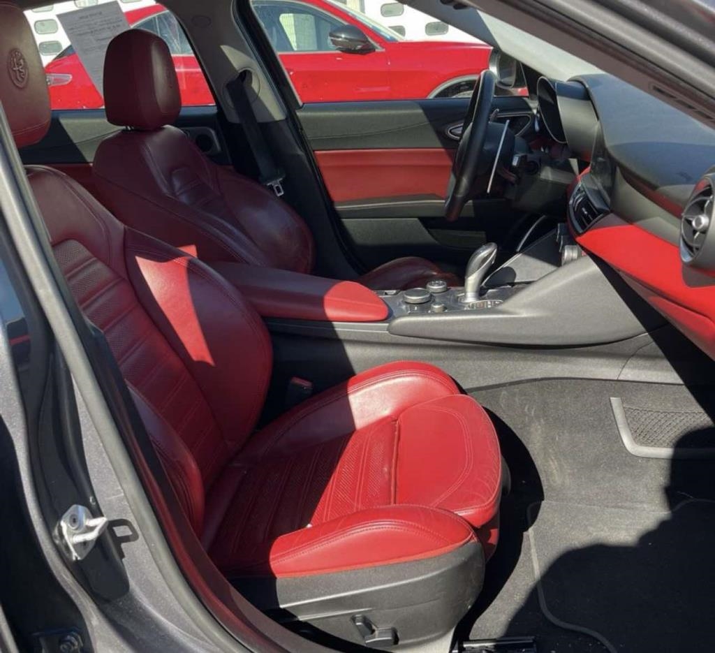 Alfa Romeo Giulia  2018 Alfa Romeo Giulia  2018