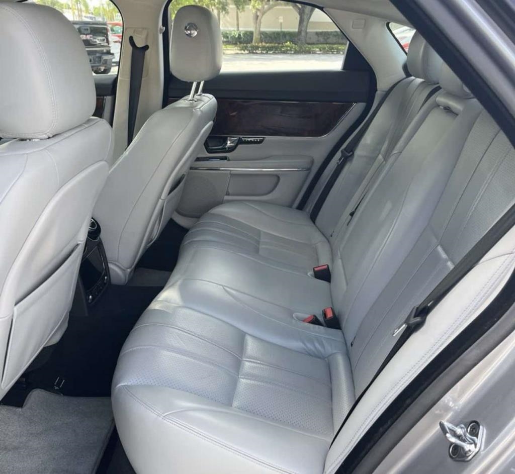 Jaguar XJ-Series  2012 Jaguar XJ-Series  2012