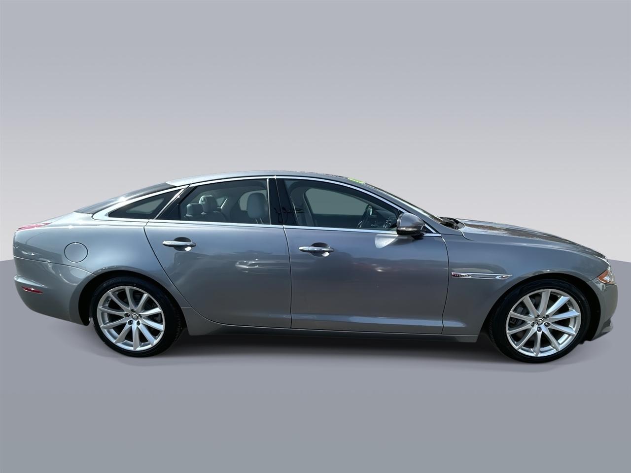 Jaguar XJ-Series  2012