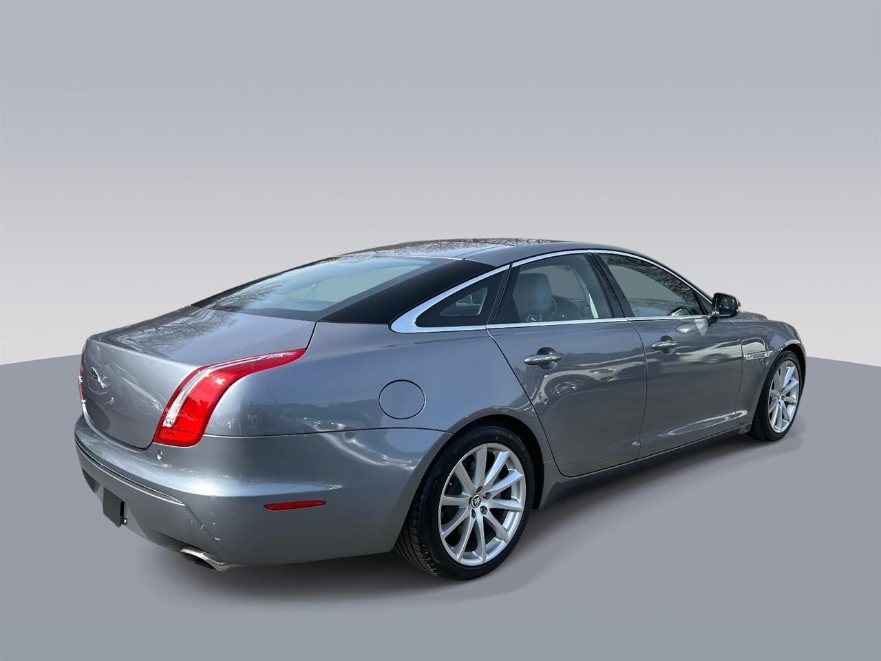 Jaguar XJ-Series  2012