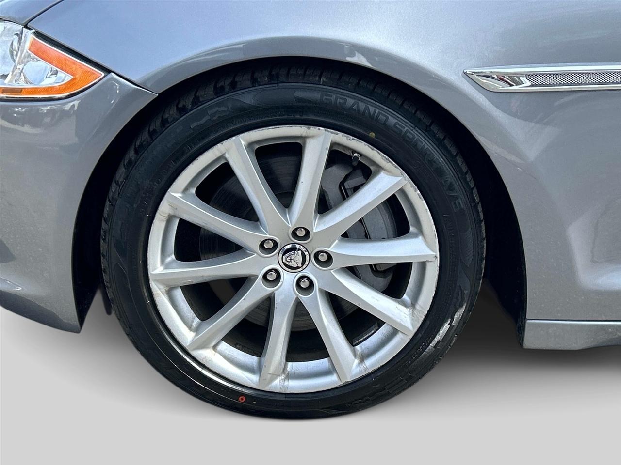 Jaguar XJ-Series  2012